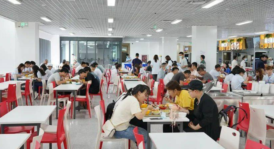 布隆迪大学完成 “校园民生三大工程” 宿舍通热水、食堂智能化、洗衣房 24 小时开放